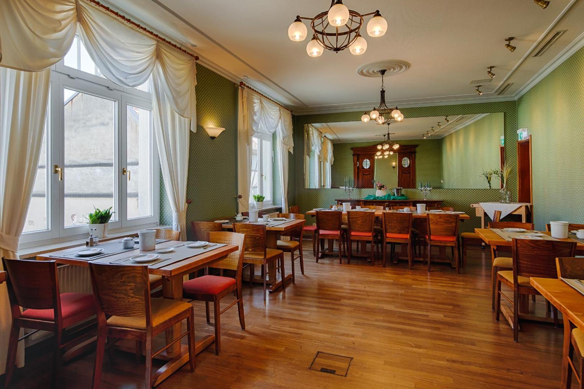Hotel Fuersteneck Bernburg Buitenkant foto