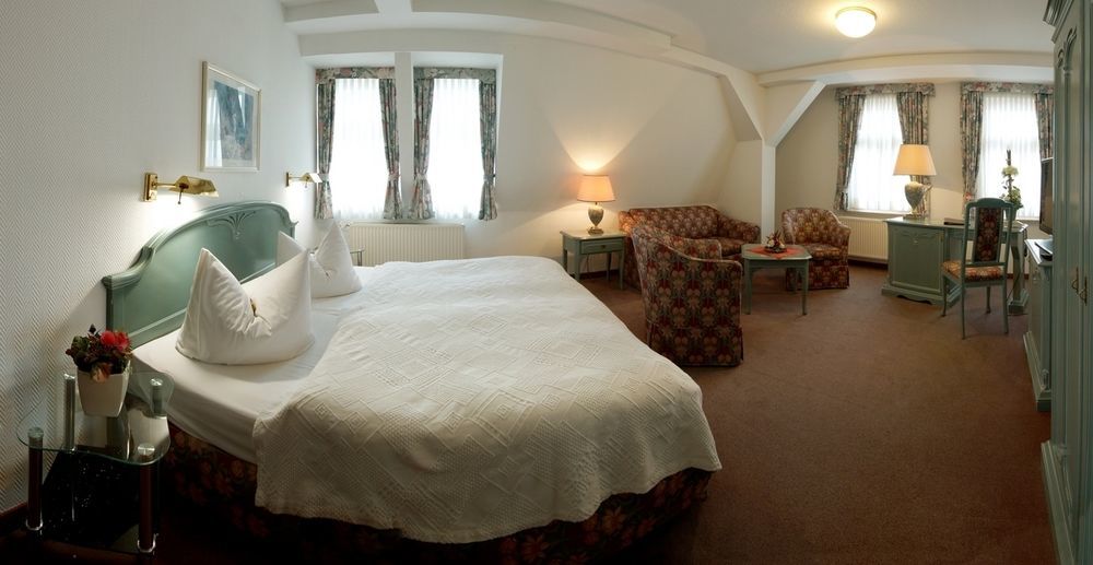 Hotel Fuersteneck Bernburg Buitenkant foto
