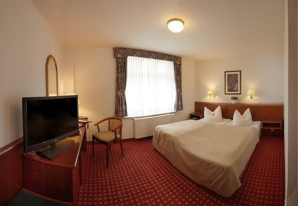Hotel Fuersteneck Bernburg Buitenkant foto