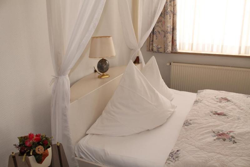 Hotel Fuersteneck Bernburg Buitenkant foto