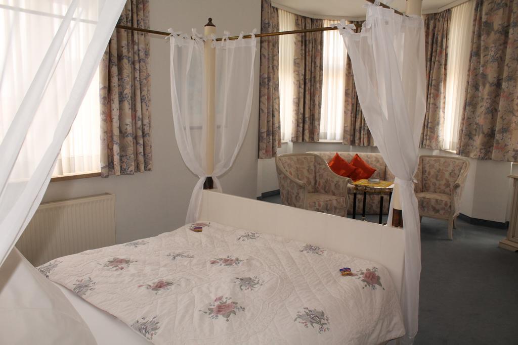 Hotel Fuersteneck Bernburg Kamer foto