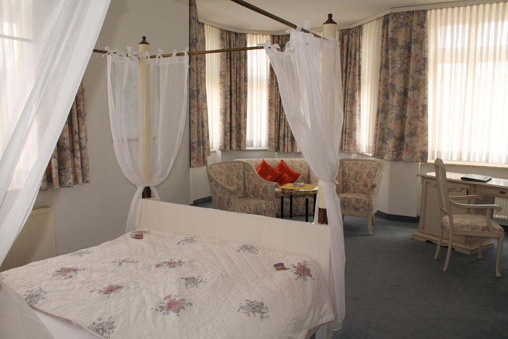 Hotel Fuersteneck Bernburg Buitenkant foto