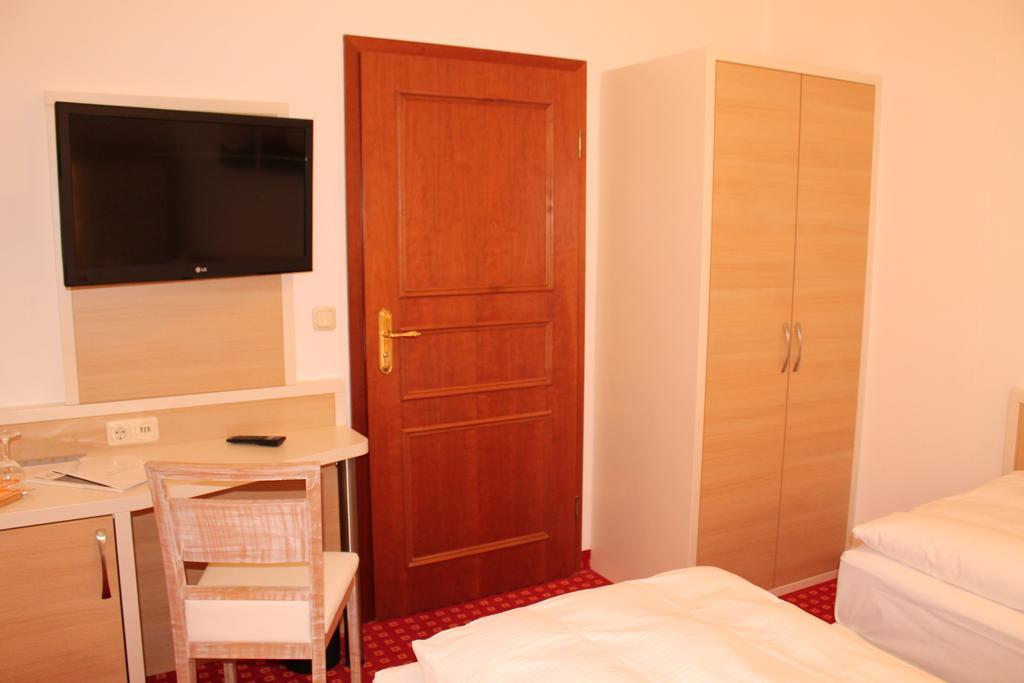 Hotel Fuersteneck Bernburg Buitenkant foto