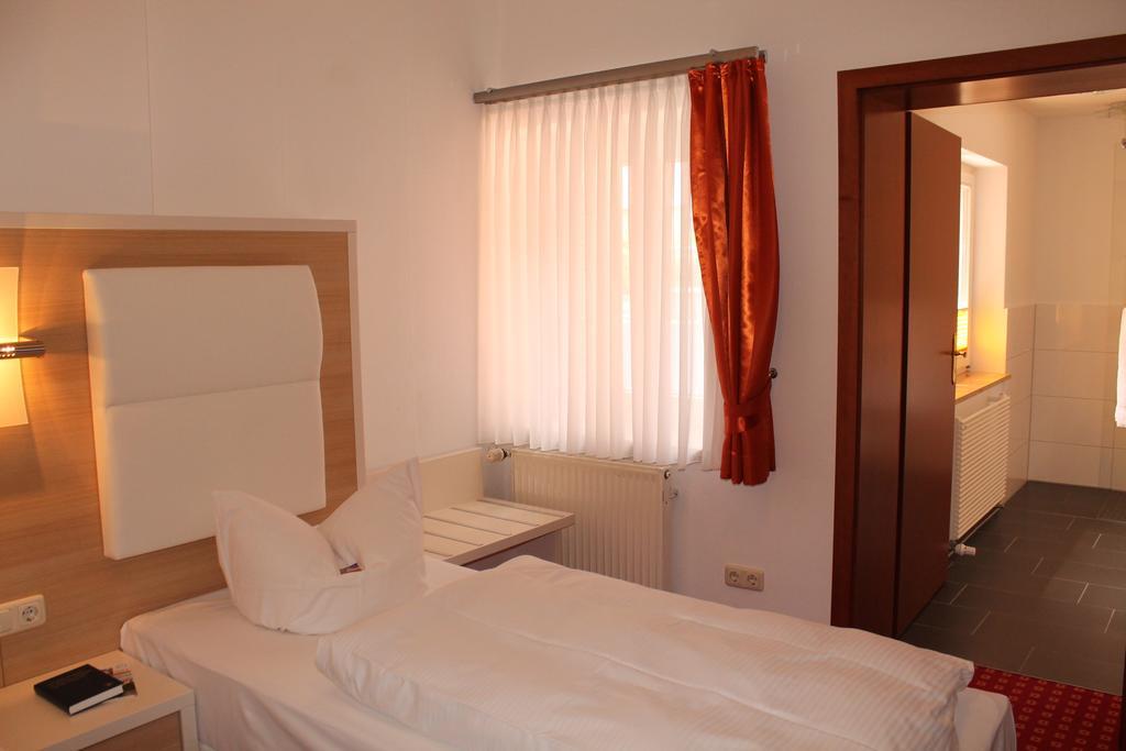 Hotel Fuersteneck Bernburg Buitenkant foto