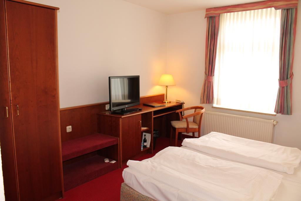 Hotel Fuersteneck Bernburg Kamer foto