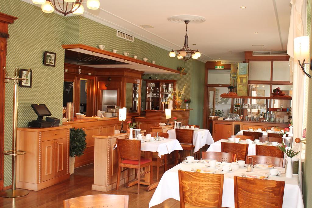 Hotel Fuersteneck Bernburg Buitenkant foto