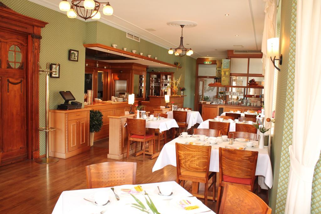 Hotel Fuersteneck Bernburg Buitenkant foto