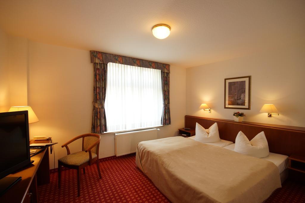Hotel Fuersteneck Bernburg Buitenkant foto
